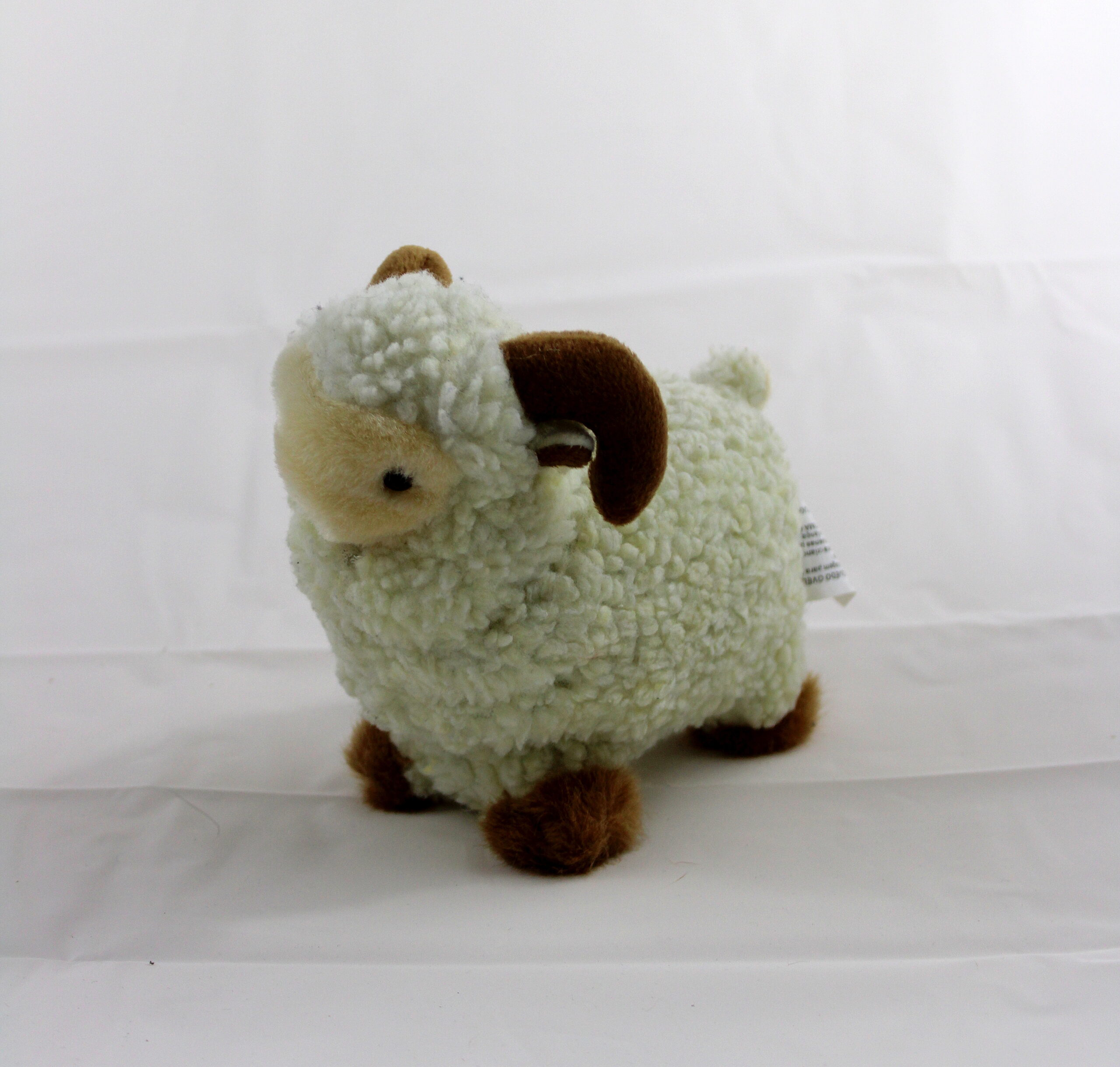 Leuk ram knuffeltje