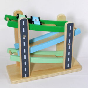 Houten rollerbaan met 2 auto's