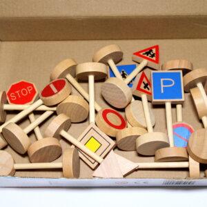 Houten verkeersborden